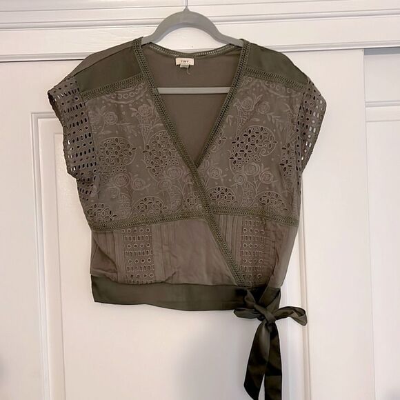 Sz S, TINY Brand, EYELET mixed media olive green blouse. - Picture 1 of 4